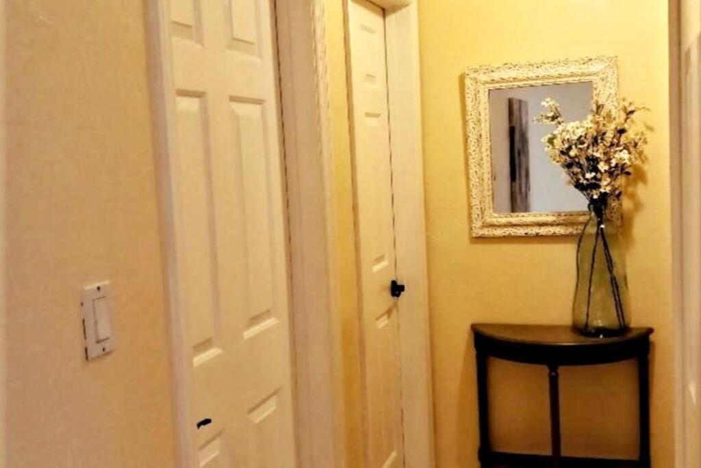 House Close To Downtown, Airport, Raymond James Stadium, And Many More Places Tampa Exterior photo